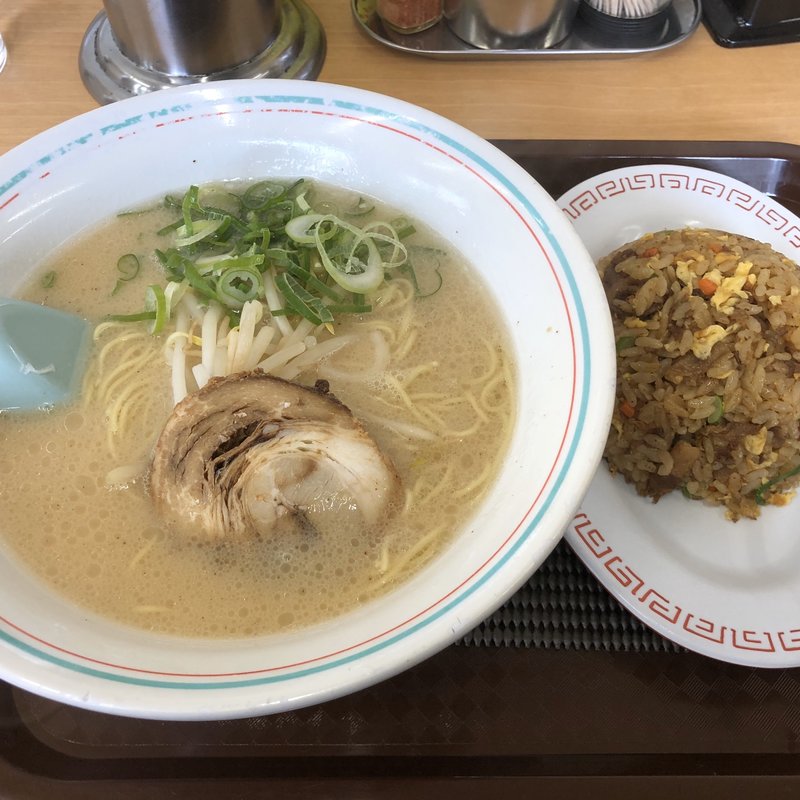 ラーメンやきめしセット(龍龍軒 本店 )