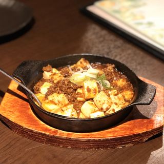 麻婆豆腐(鉄板居食屋 進)