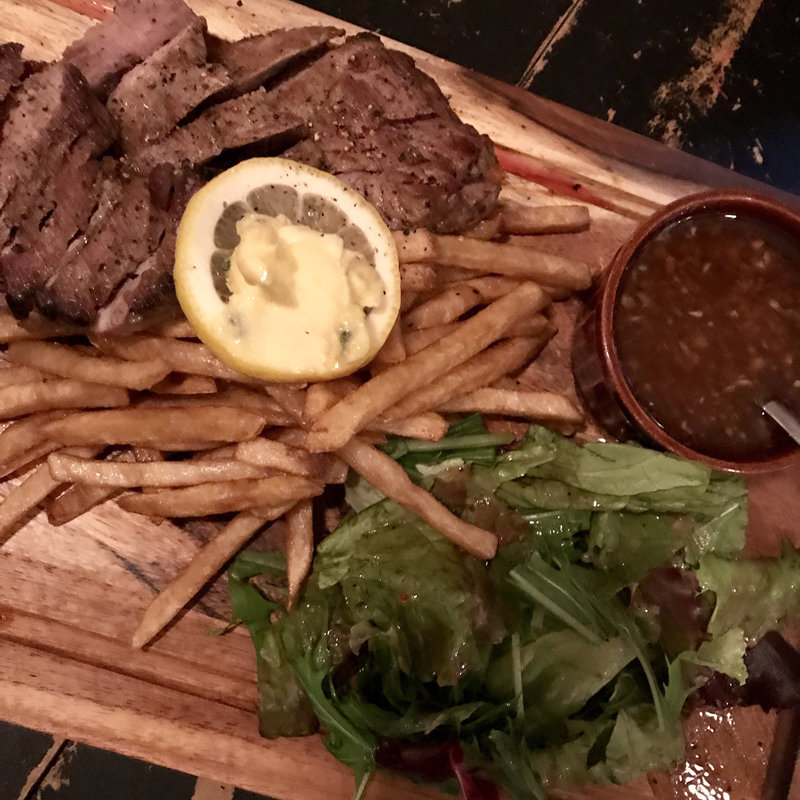 三元豚肩ロースのステーキフリット(PUBLIC)