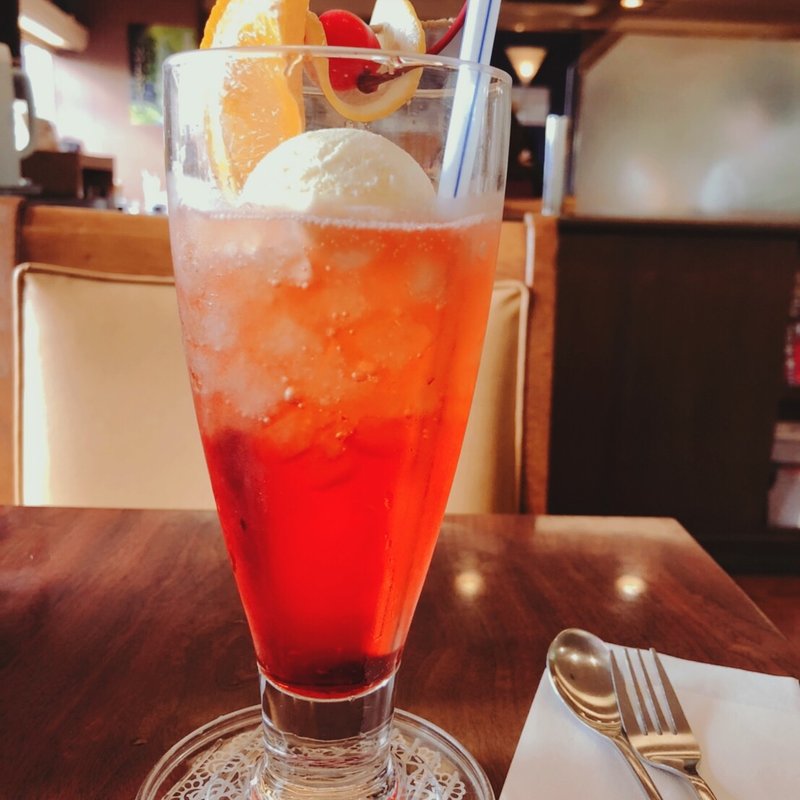 ワインレッドファンタジー(コーヒーショップ 海)