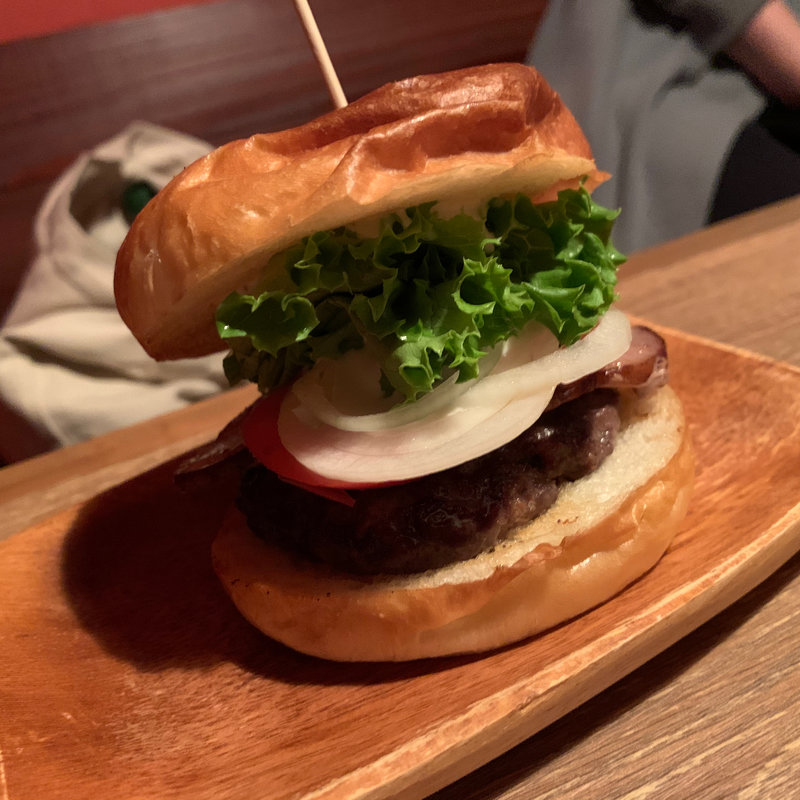 ベーコンレタスバーガー(NICO&TOREJO CHIP WOOD HAMBURGER)