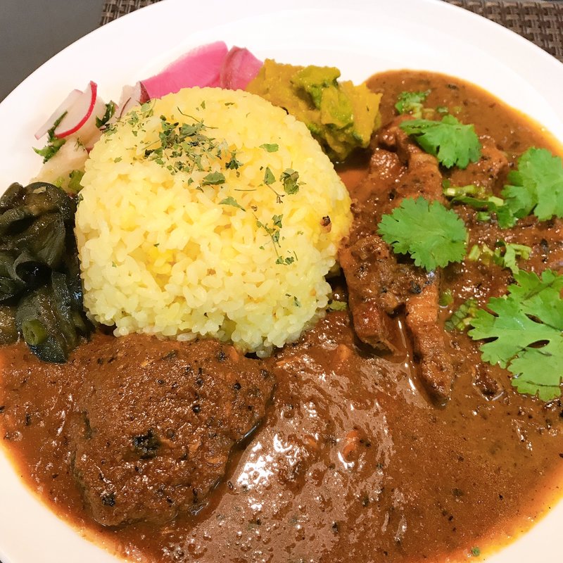 パクチーポーク& ぶりのマスタードカレー(HOA CURRY)