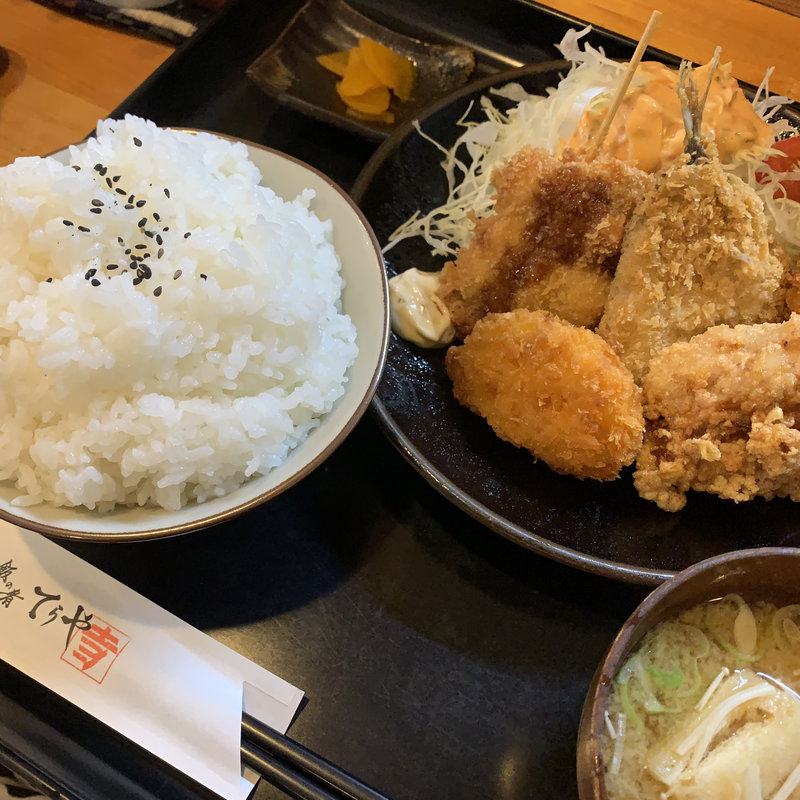 ミックスフライ定食(飯の肴 てらや （テラヤ）)