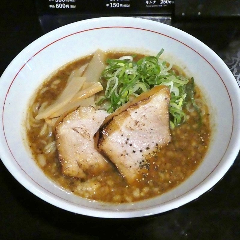 濃厚豚骨醤油ラーメン(麺匠 まるたけラーメン)