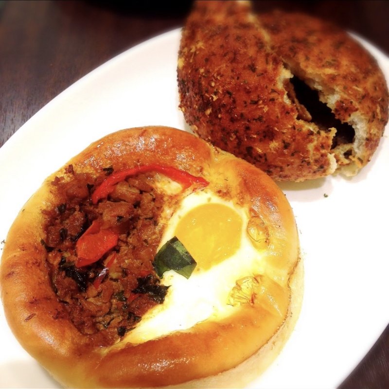 ガパオパン(ベルベット （VELVET）)