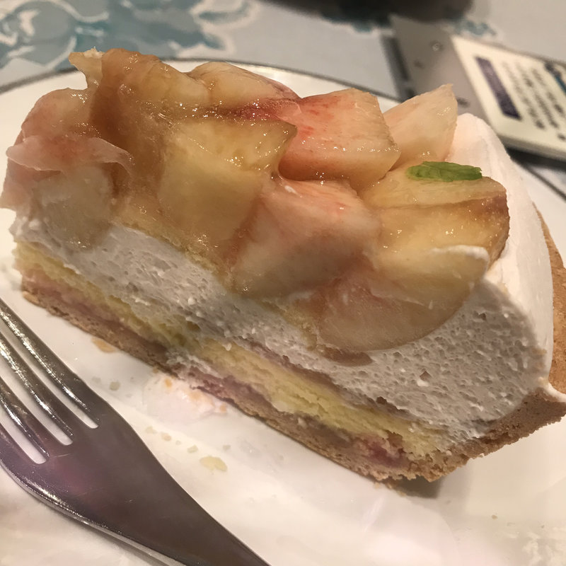 桃とチーズのタルト(キル フェ ボン グランメゾン銀座 （Qu'il fait bon）)