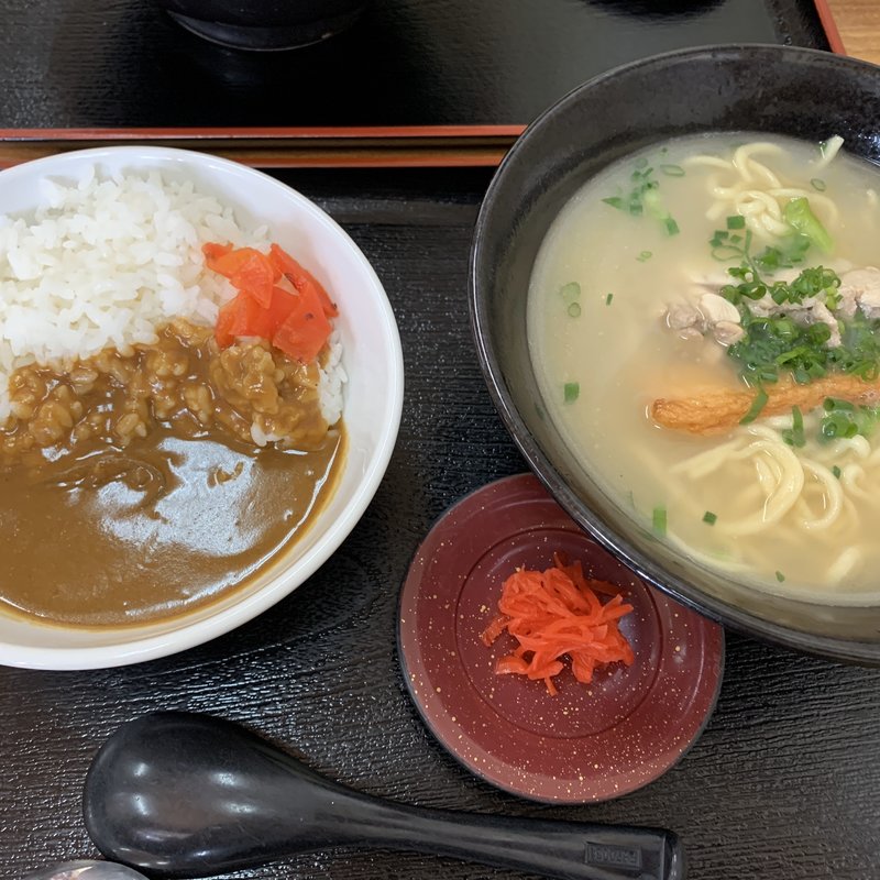 宮古そば+ミニカレー(中休味商店 （ナカヤスミショウテン）)