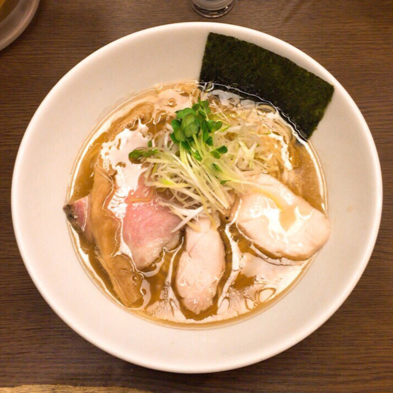 煮干しと貝の淡麗醤油そば(フスマにかけろ 中崎壱丁 （麩）)