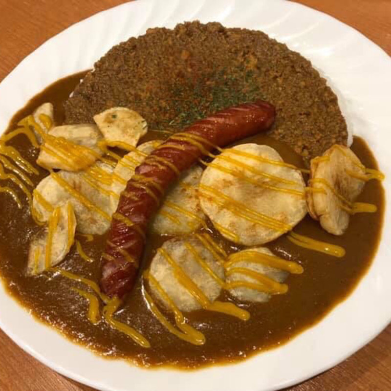 パク森カレー、ポテト・ソーセージ付き(カレー屋 パクパクもりもり 渋谷店)