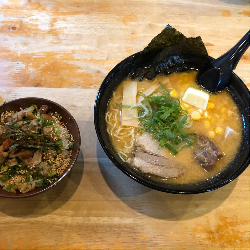 味噌バターコーン　チャーシュー丼(波飛沫 （なみしぶき）)