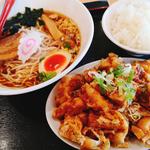 油淋鶏と醤油ラーメンのセット(台湾料理 福亭)