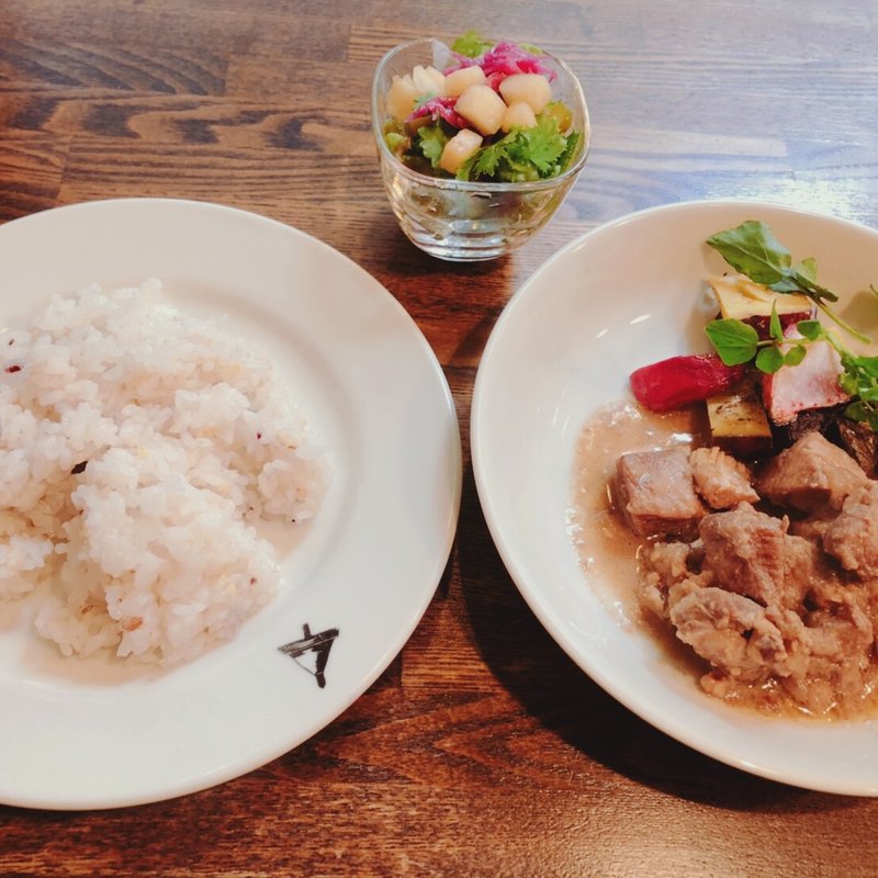 Aランチ　鶏胸肉のペルシャ風煮込み(すずの木カフェ)