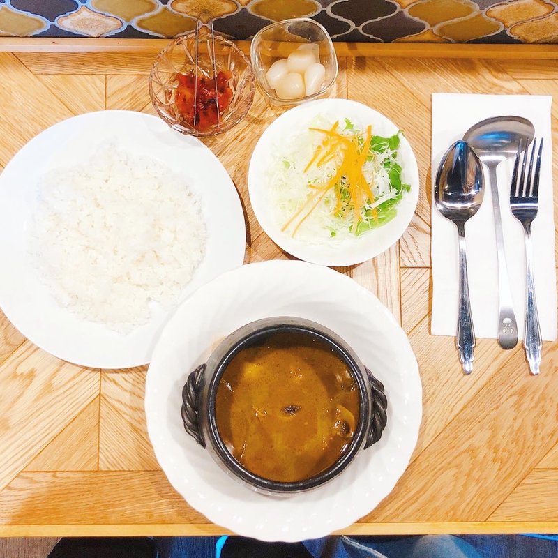 オリジナルチキンカレー（サラダ付き）(KARILAND)