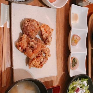 米粉唐揚げ卵かけご飯(カッシーワ)