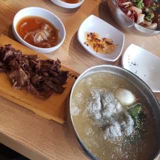 冷麺(コサム冷麺専門店)