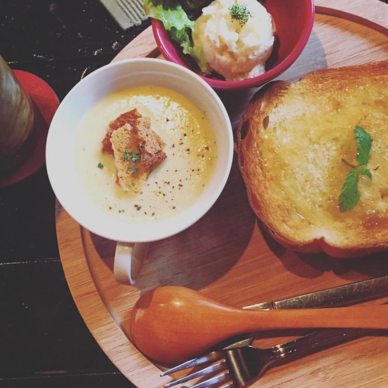 (MILLS （ミルズ）)