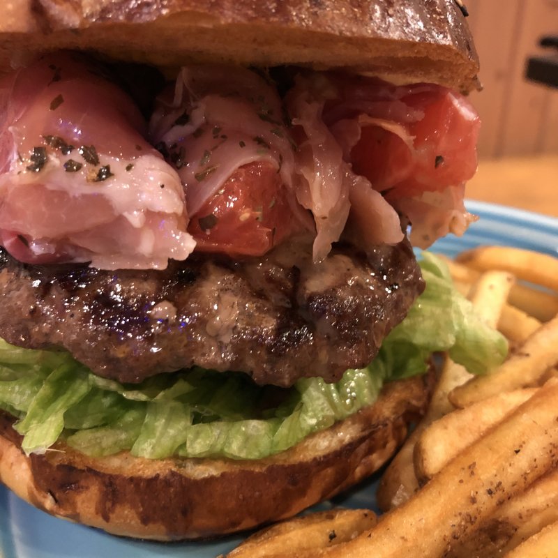 PINK DARK BURGER(The Burgerlion-バーガリオン)