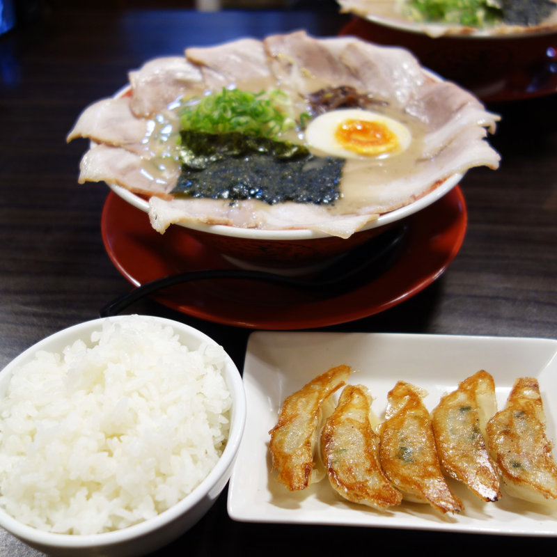 餃子＆ご飯セット(呼び戻しとんこつ 光四郎(こうしろう))