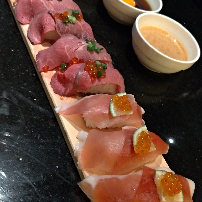 肉巻きずし？(寛ぎ個室居酒屋　ともり)