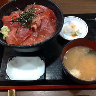 マグロ丼(もてなしや)