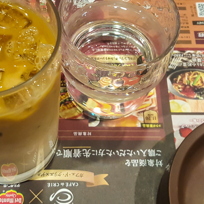 アイスカフェラテ(カフェ・ド・クリエ霞ヶ関飯野ビル店)