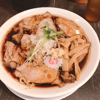 肉盛りラーメン(魁 肉盛りつけ麺 六代目 けいすけ 湯島店)