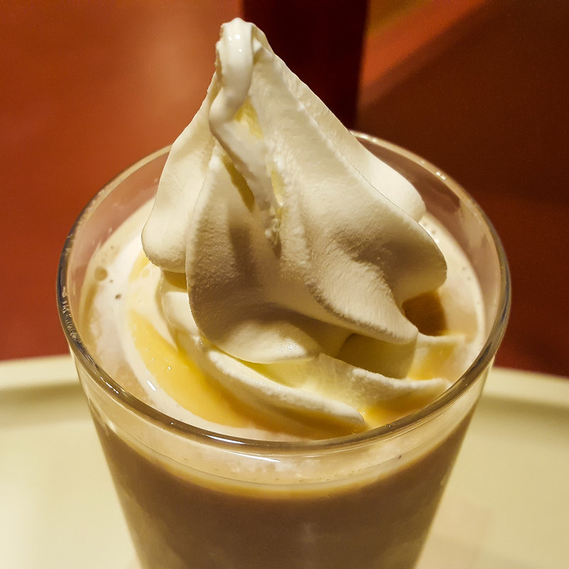 アイスカフェラテフロート（？）(カフェ・ベローチェ 池袋東口店)