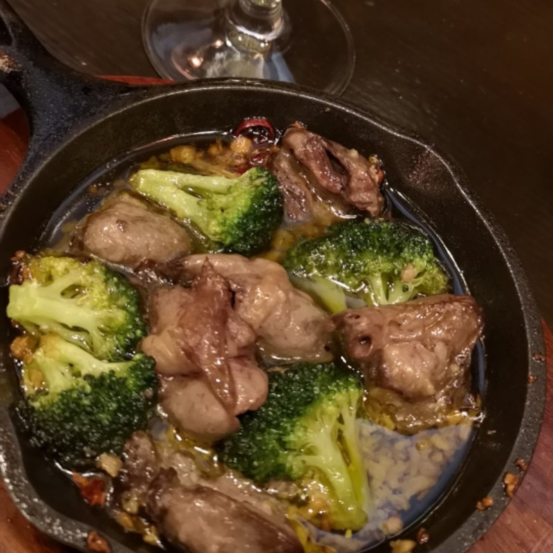 トリハツとブロッコリーのアヒージョ(とどろき二丁目バル)