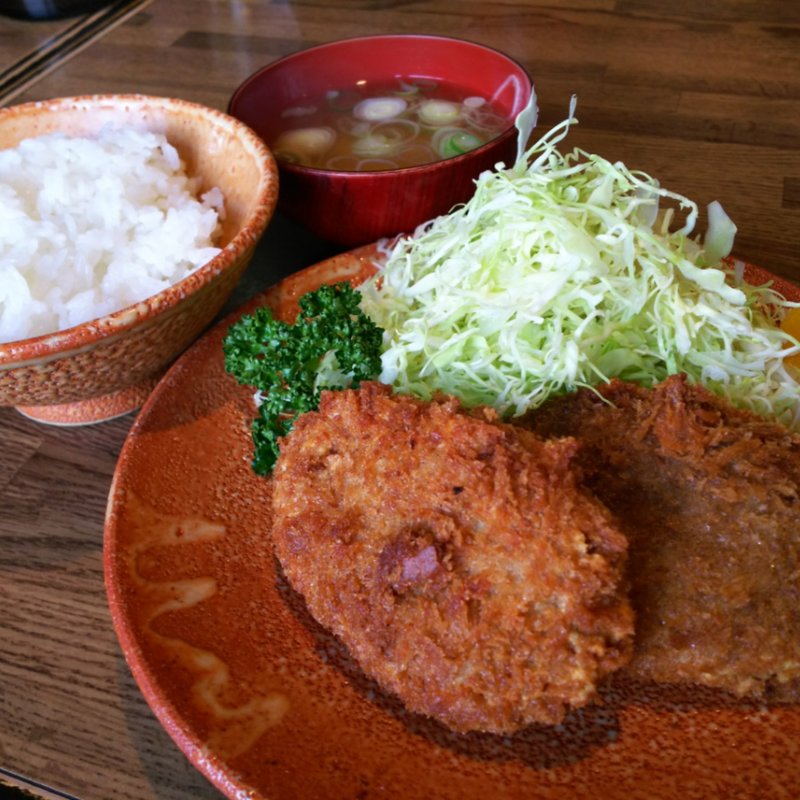 メンチカツ定食(レストハウス 薔薇来歌)
