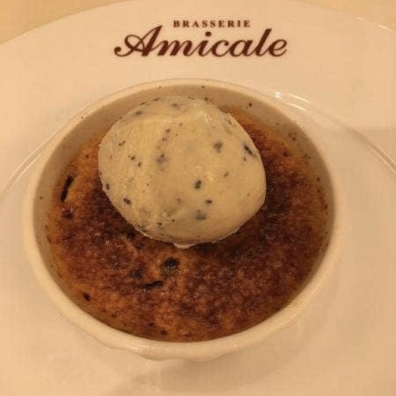 トリュフのクレームブリュレ、ハチミツのアイスクリームのせ(ブラッスリー アミカル)