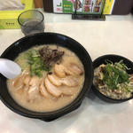 チャーシュー麺とチャーマヨ丼