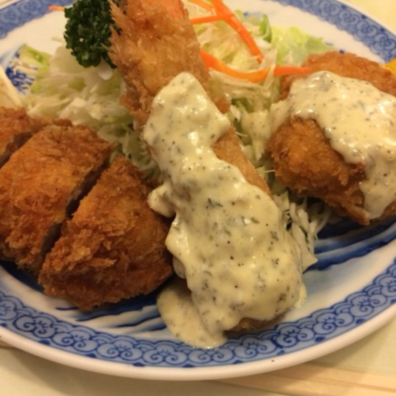 サービス定食(3種)(とんかつ あけぼの)