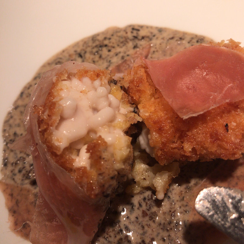 真ダラの白子のカツレツ ヨーロッパキノコのクリームソース(リストーロ )