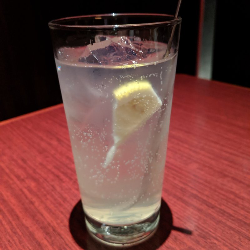生絞りレモンサワー(居酒屋 裏ＮＯ庭恵比寿店)