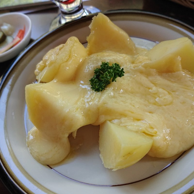 農場産じゃがいものラクレットオーブン(ミンタル 共働学舎新得農場)