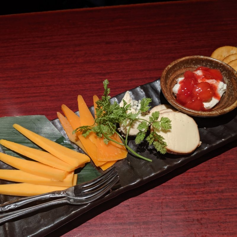 チーズ5種の盛り合わせ(居酒屋 裏ＮＯ庭恵比寿店)