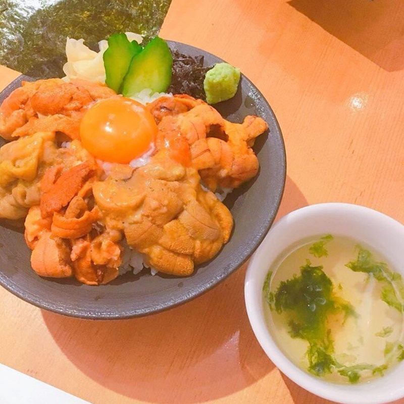 うに食べ比べ丼 雅(産地の異なる国産うに5種類)(築地虎杖 うに虎中通り店 （ツキジイタドリ）)