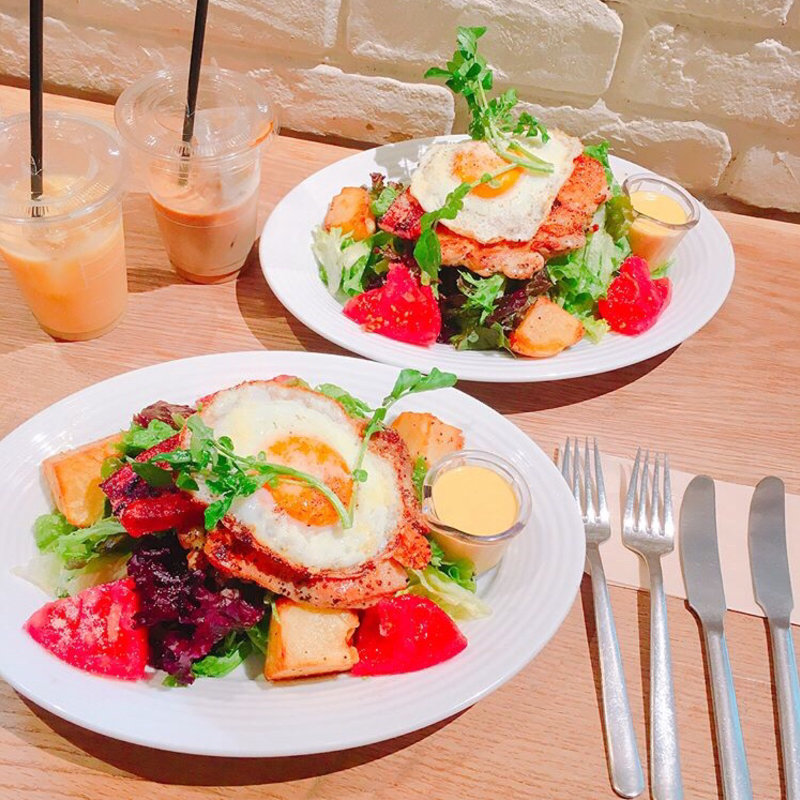 グリルチキンサラダ(RH Cafe 千駄ヶ谷店 （アールエイチカフェ）)