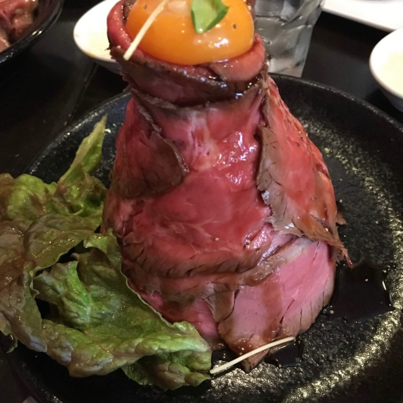 ローストビーフ丼(ローストアンドワイン　クレナイノウシ)