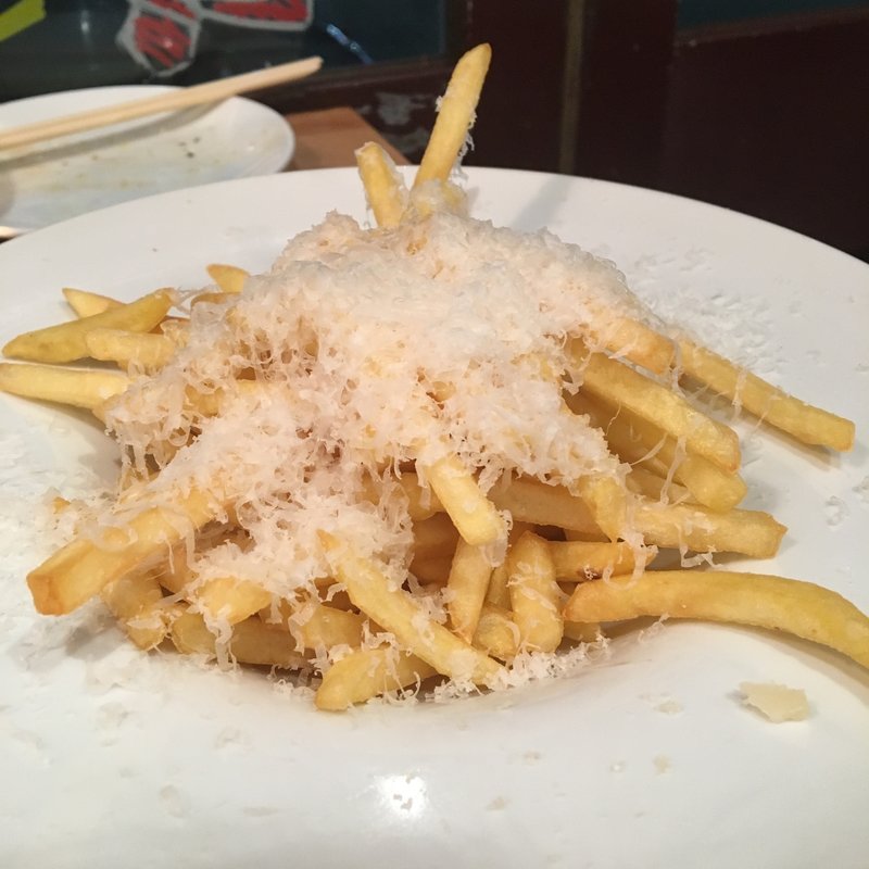 たっぷりパルミジャーノのポテトフライ(ワインバル 八十郎 )