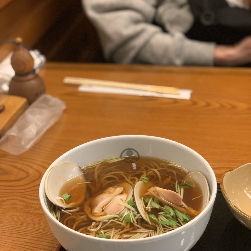 蛤そば(総本家更科堀井 本店 （そうほんけさらしなほりい）)