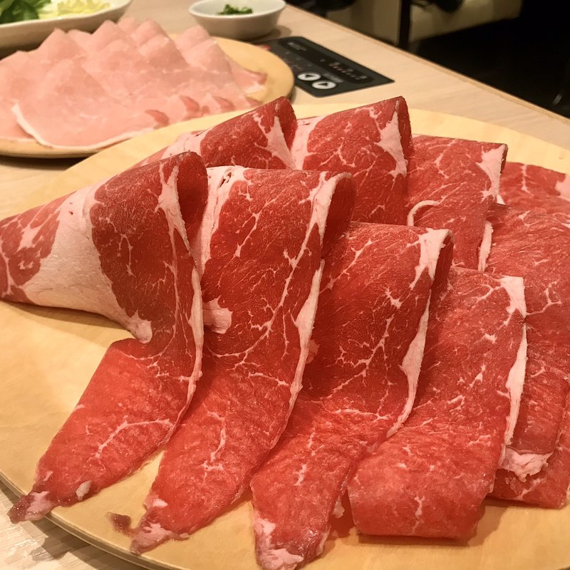 牛豚肉食べ放題(肉屋直営 しゃぶしゃぶ食べ放題 但馬屋 東京駅ヤエチカ店)