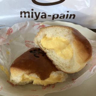 38クリームパン(boulangerie miya-pain)