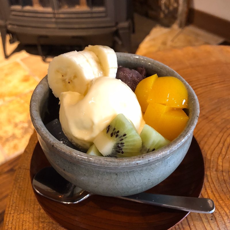 クリームあんみつ(岩塙山荘珈琲店 （イワバナサンソウコーヒーテン）)