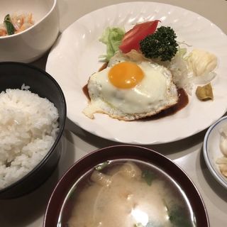 ハンバーグ定食(レストラン ハチロー)