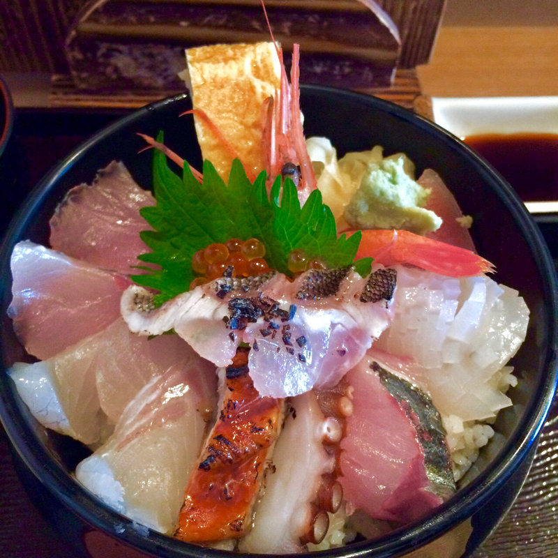 自慢の海鮮丼(どんと屋 )