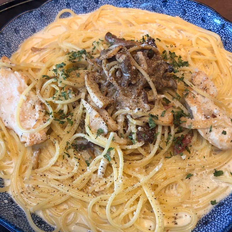 伊達鶏と秋のきのこのポルチーニクリームソース(洋麺屋五右衛門　郡山店)