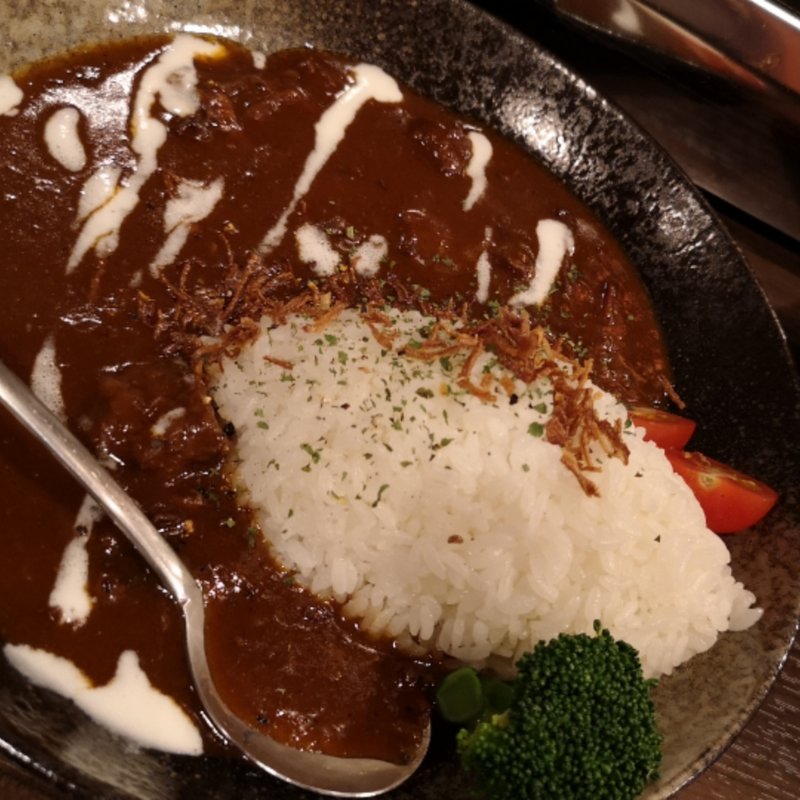 牛タンのハヤシライス(白か黒)