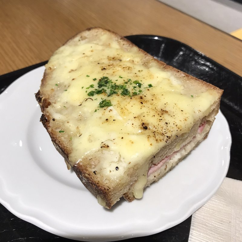 鎌倉ハムとグリュイエールチーズのクロック(GARDEN HOUSE CAFE)