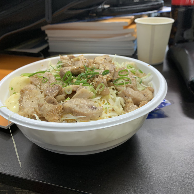 鳥塩レモン丼(焼きマン近大前店)
